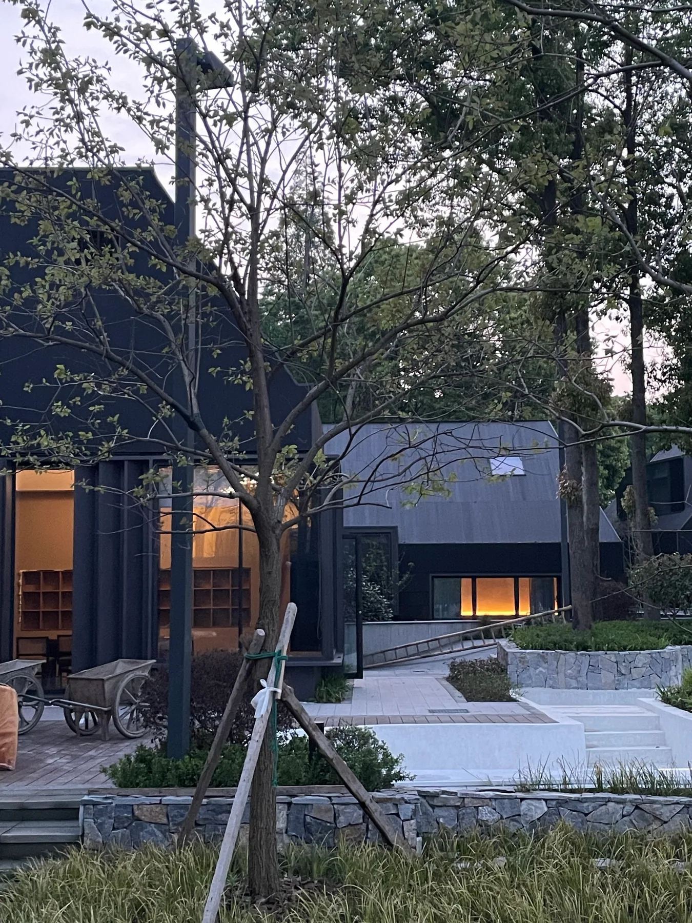 度假村住宿建筑与庭院